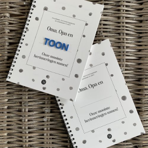 Invulboekje_2stuks_metnaam_zondernaam_opaomaik
